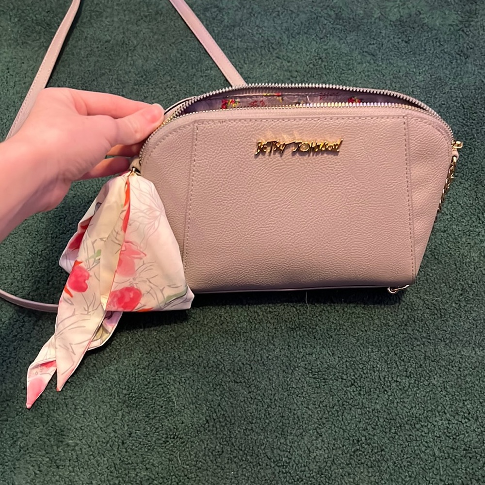 Super cute Betsy Johnson crossbody bag